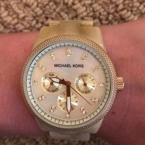 Michael Kors Women’s Jet Set Horn Watch (MK5039)